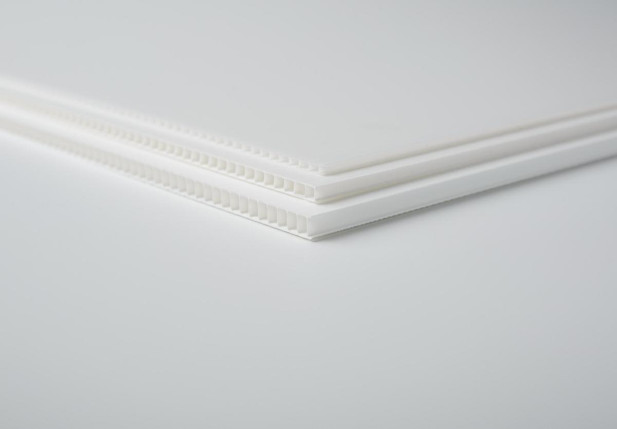 Skyddsskiva Wellplast kanalplast - WPE SKYDDSBOARD PROTEC 30R GRÅ 2400X1200X3