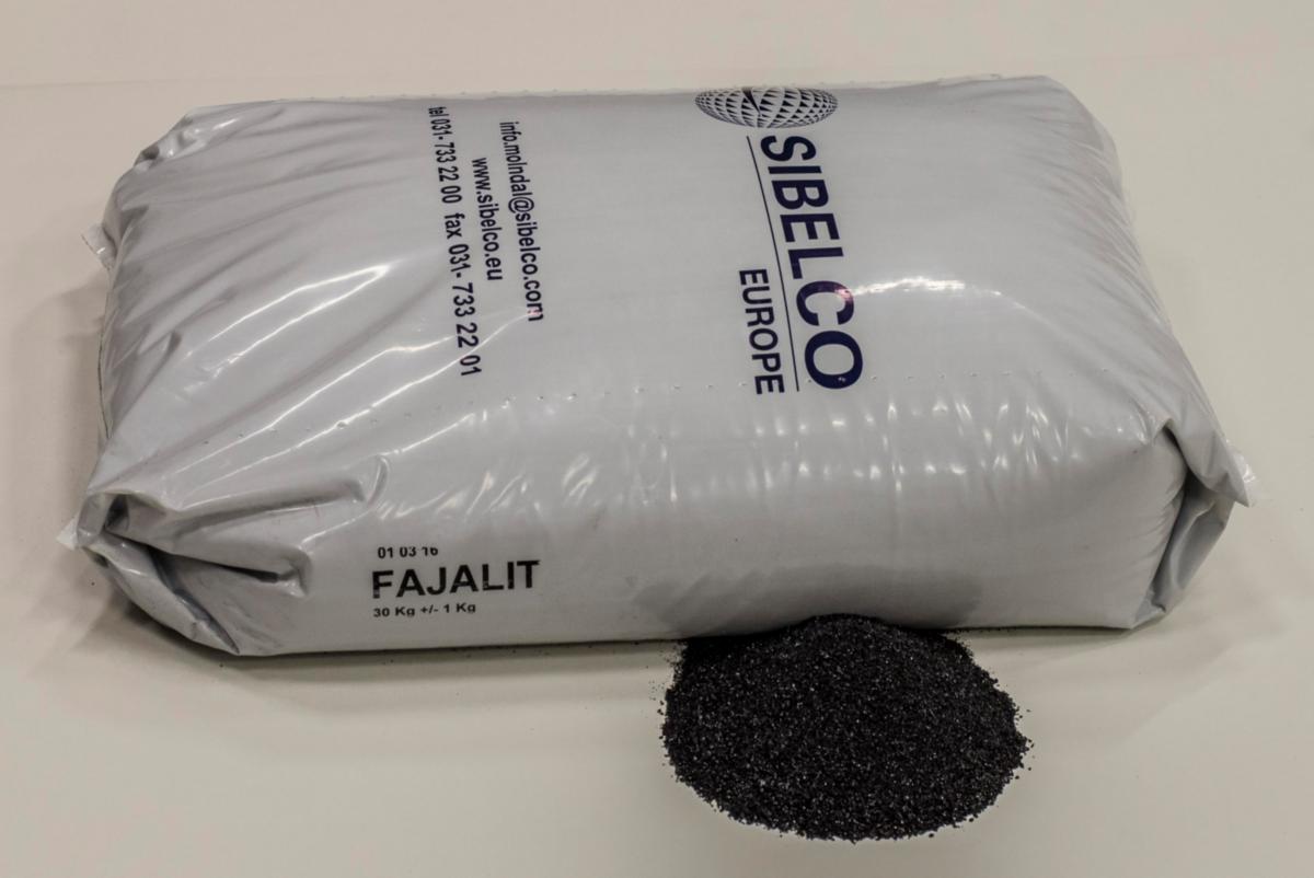 Blästermedel Fajalit - BLÄSTERMEDEL FAJALIT 0.2-1.4MM 25KG/SÄCK